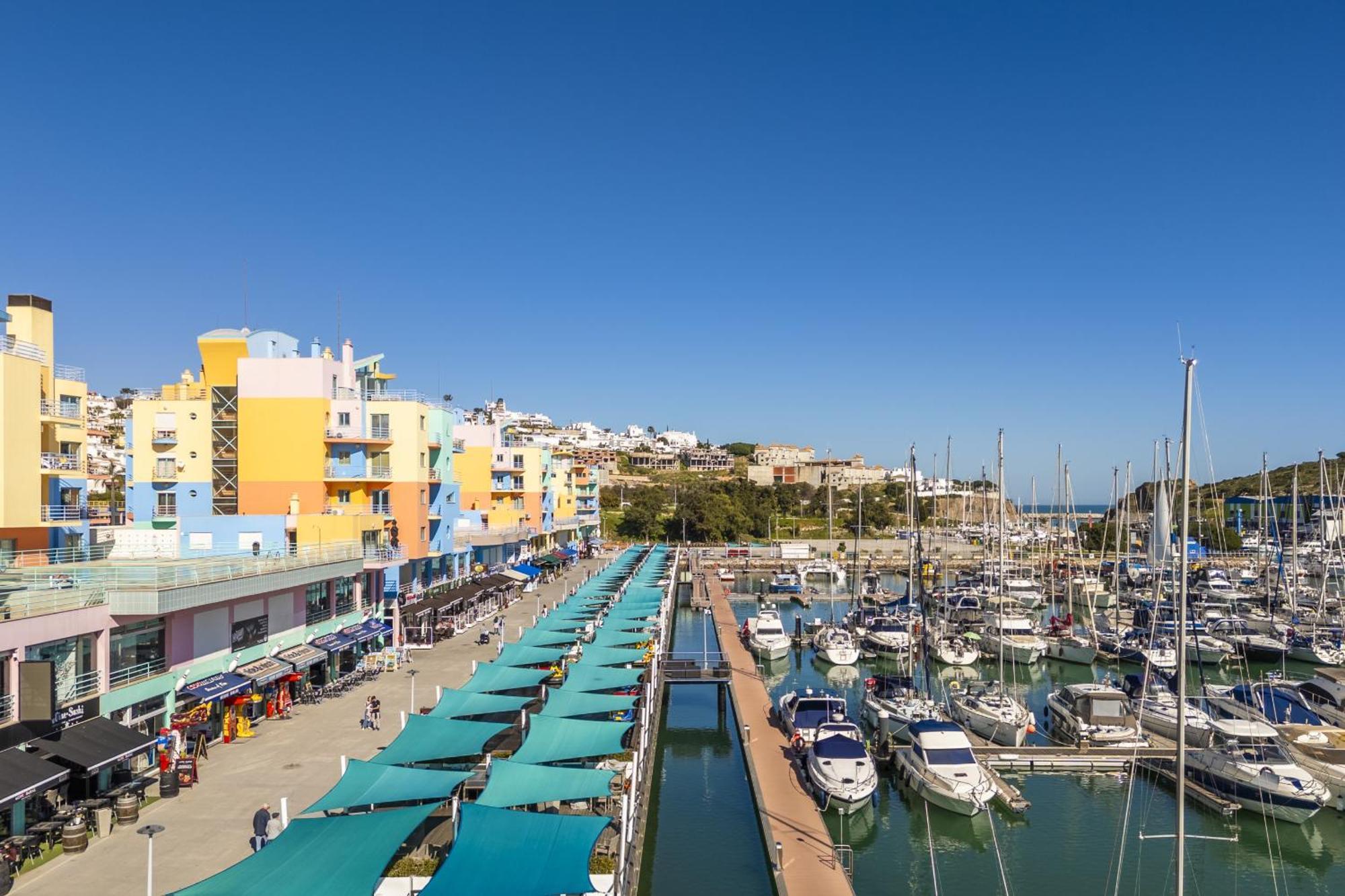 Marina Breeze With Pool - 900m From The Appartement Albufeira