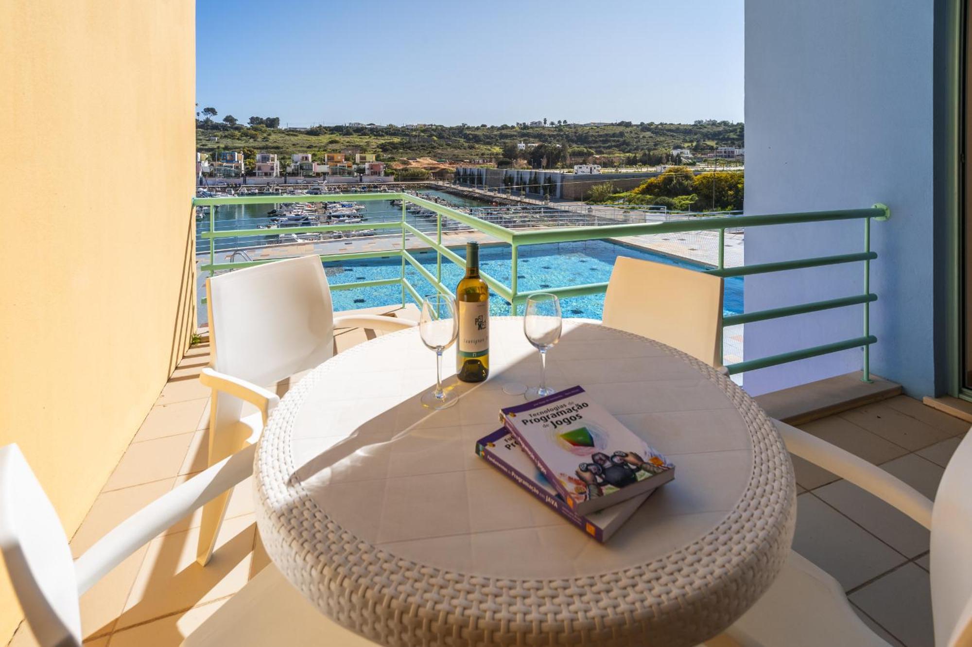 Marina Breeze With Pool - 900m From The Appartement *